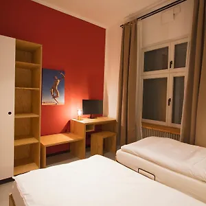  Aparthotel Schillinger-berlin Am Tempelhofer Feld